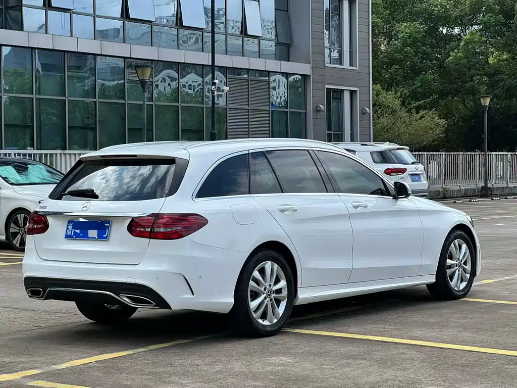 Mercedes-Benz C-Class (Import) — миниатюра 3