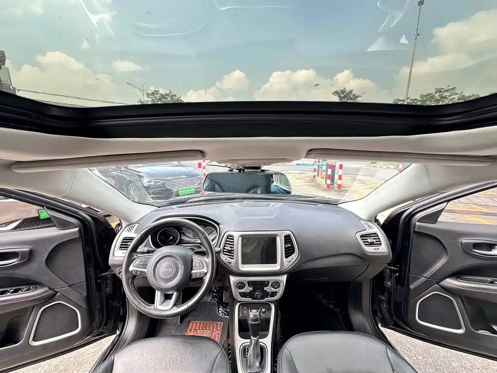 Jeep Compass — миниатюра 12
