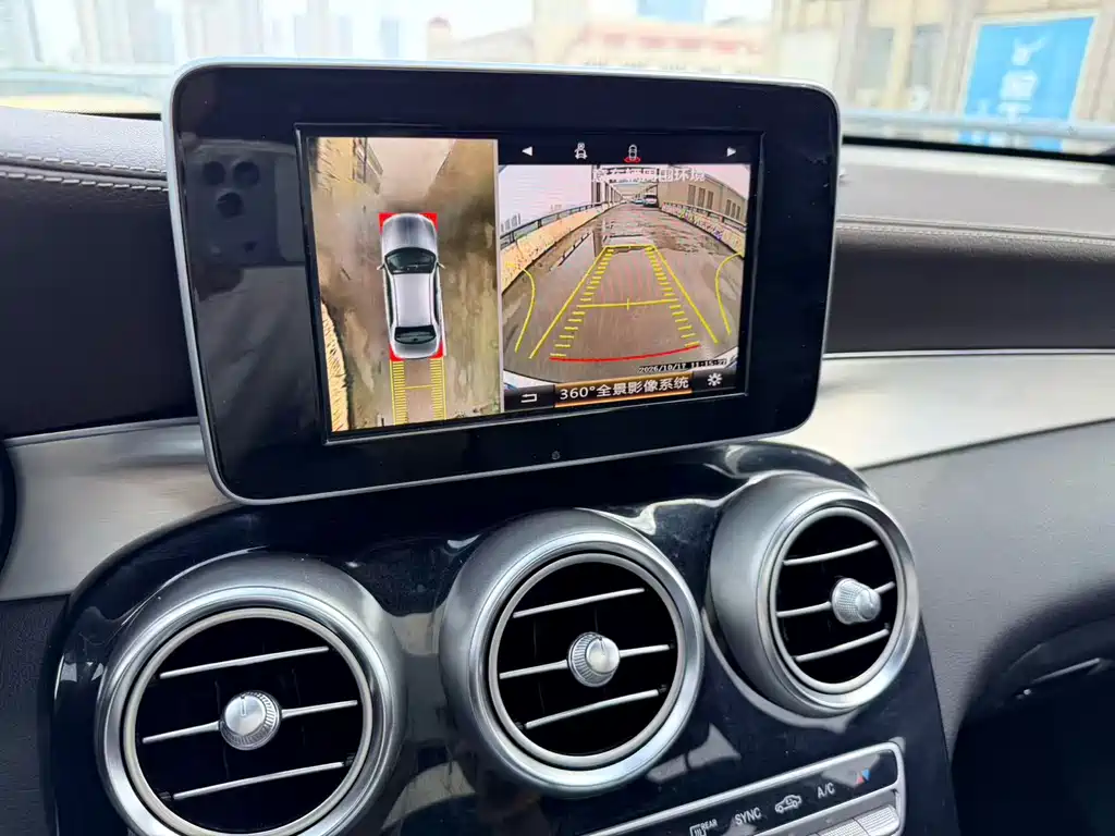 Mercedes-Benz GLC — миниатюра 10
