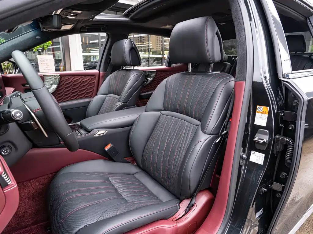 Lexus LS — миниатюра 11