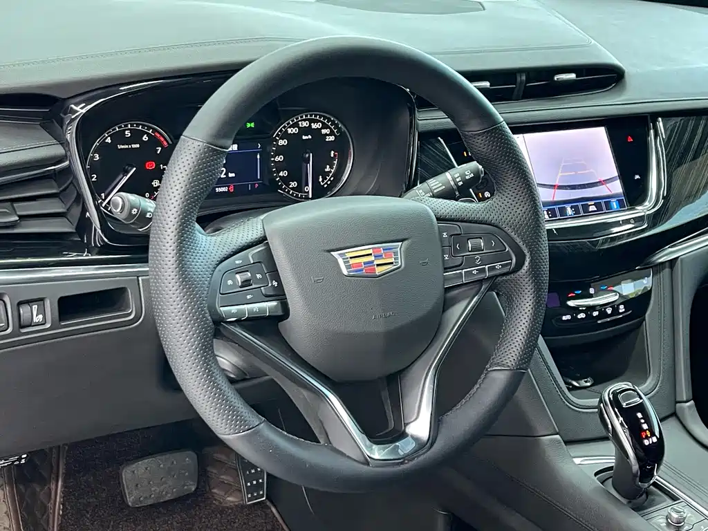 Cadillac XT6 2022 2.0T мест Luxury