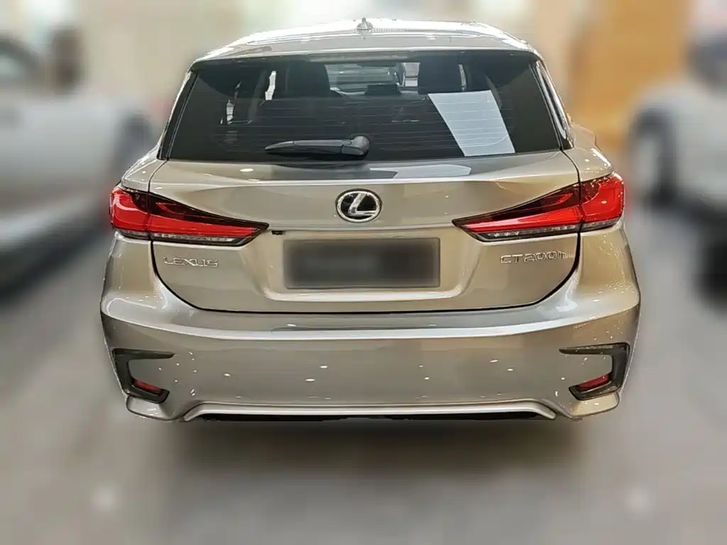 Lexus CT — миниатюра 8