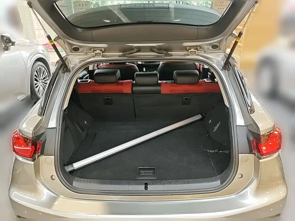 Lexus CT — миниатюра 24