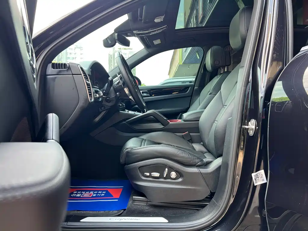 Porsche Cayenne — миниатюра 3