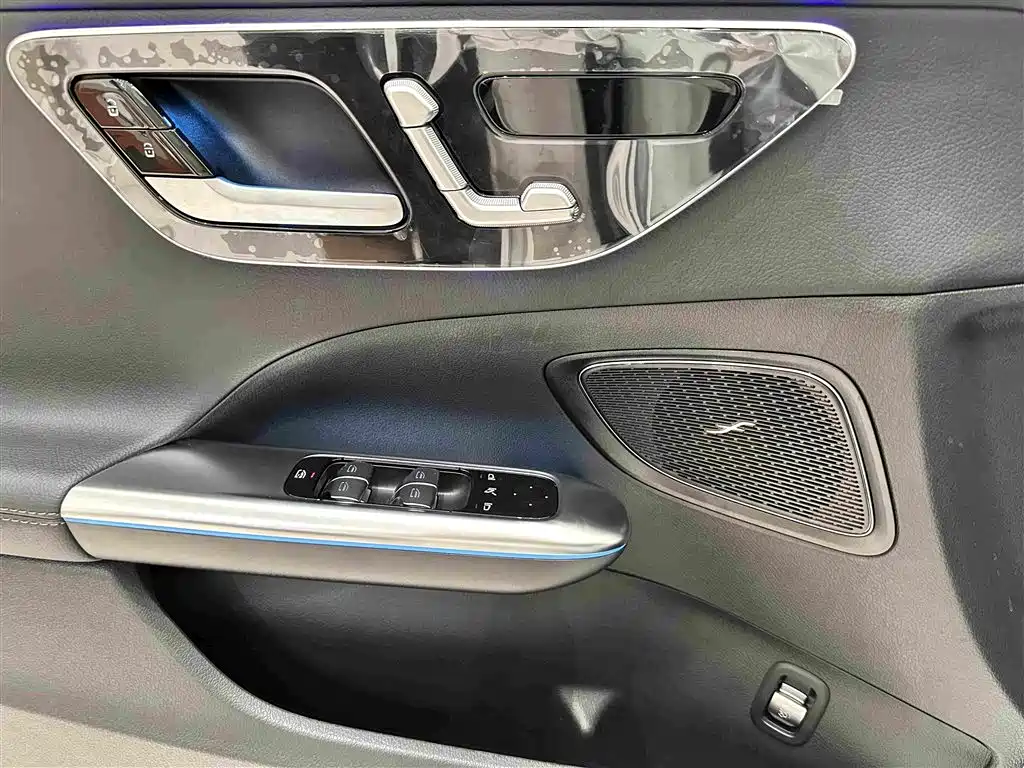 Mercedes-Benz C-Class — миниатюра 18