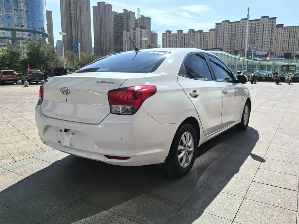 Hyundai Verna — миниатюра 7