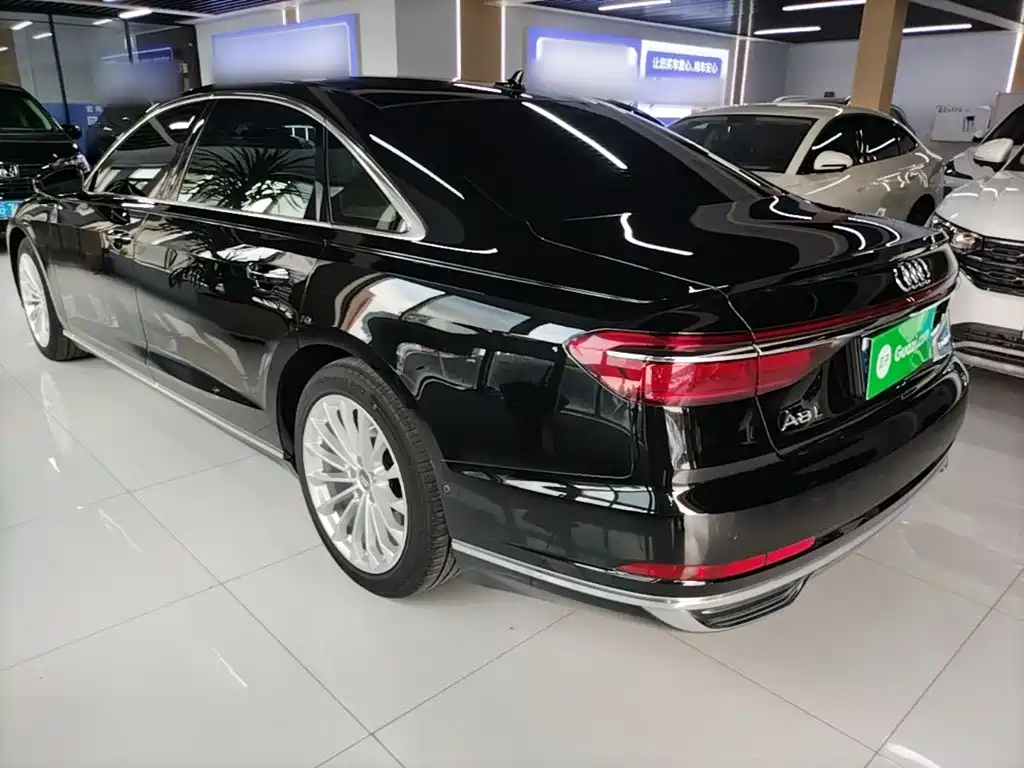 Audi A8 — миниатюра 5