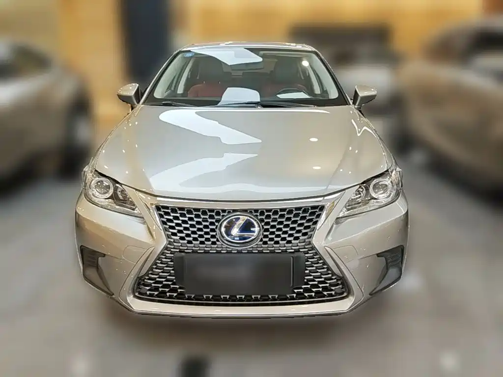 Lexus CT — миниатюра 5
