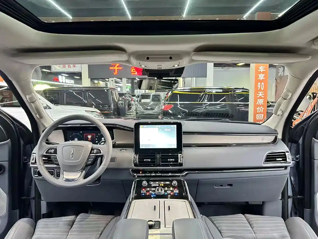 Lincoln Navigator — миниатюра 5