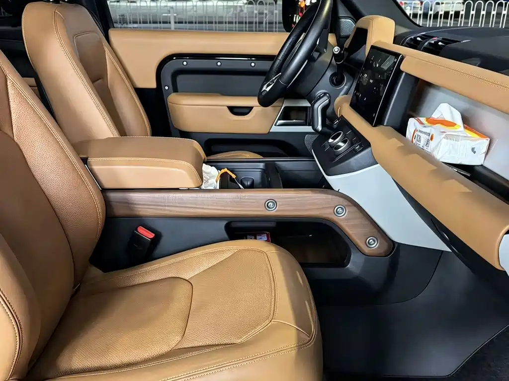 Land Rover Defender — миниатюра 7