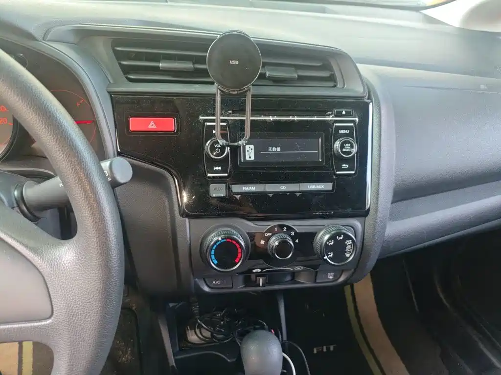 Honda Fit — миниатюра 9