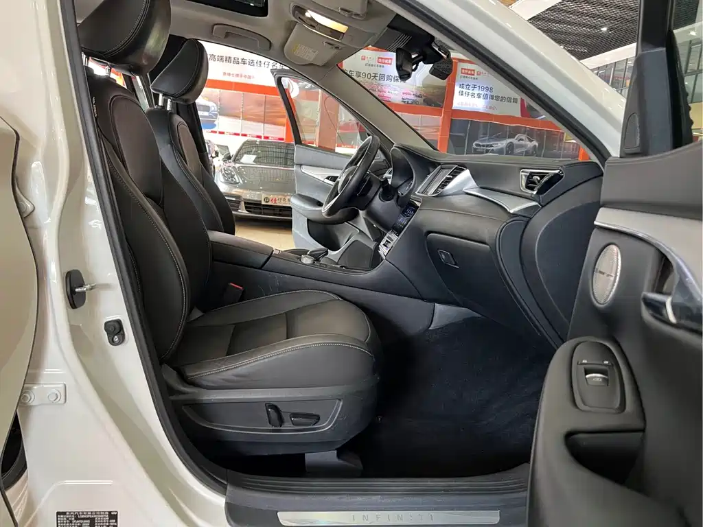 Infiniti QX50 — миниатюра 10