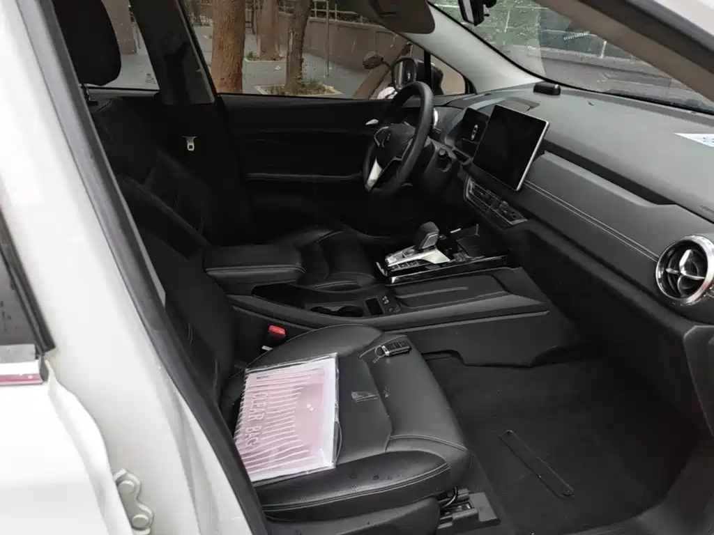 BYD Yuan EV — миниатюра 25