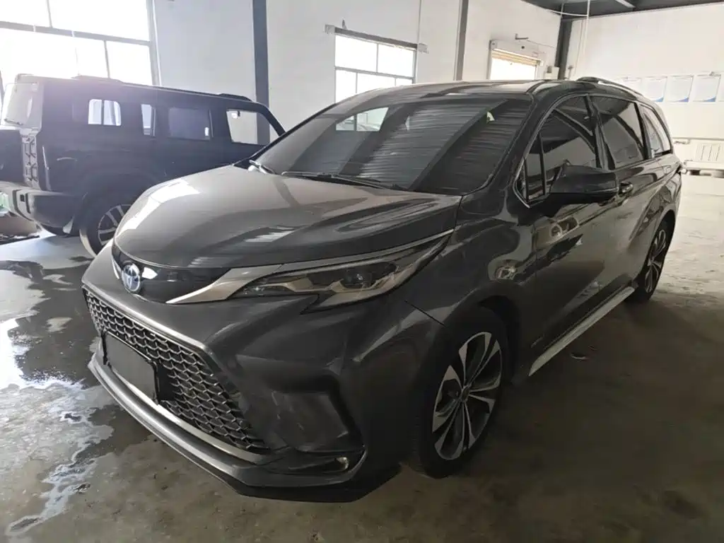 Toyota Granvia — миниатюра 2
