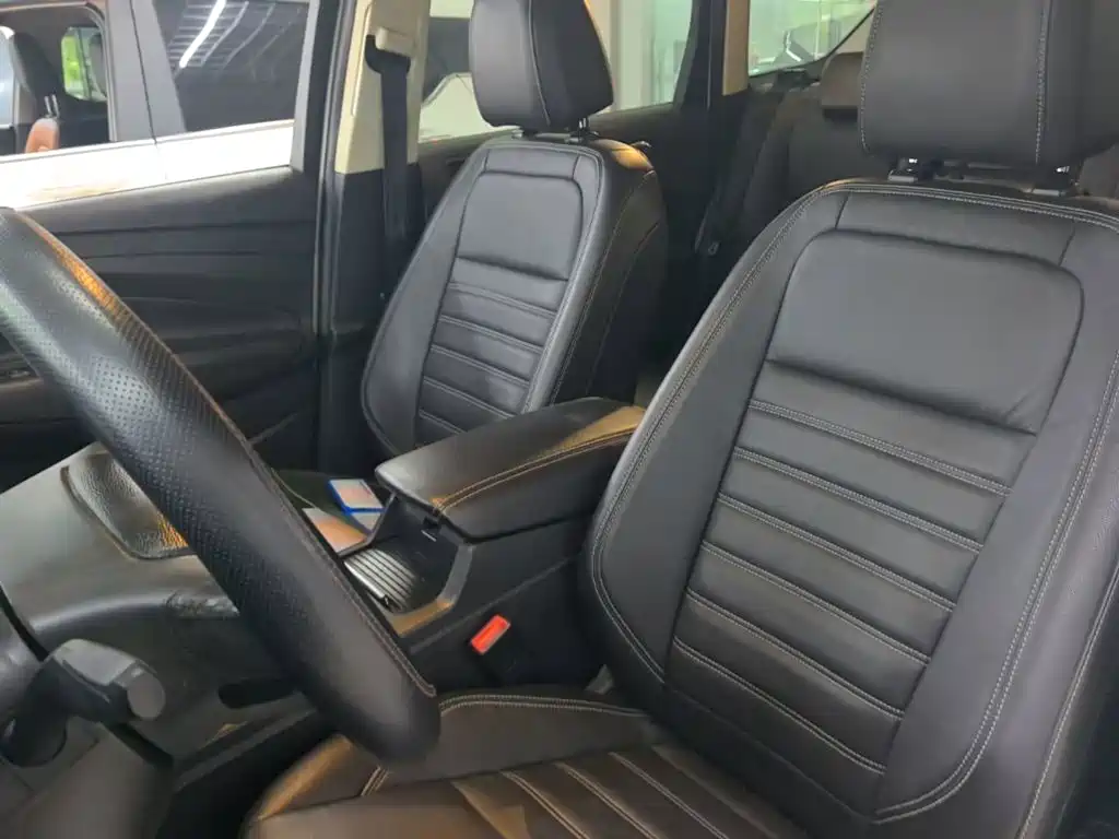 Ford Kuga — миниатюра 15