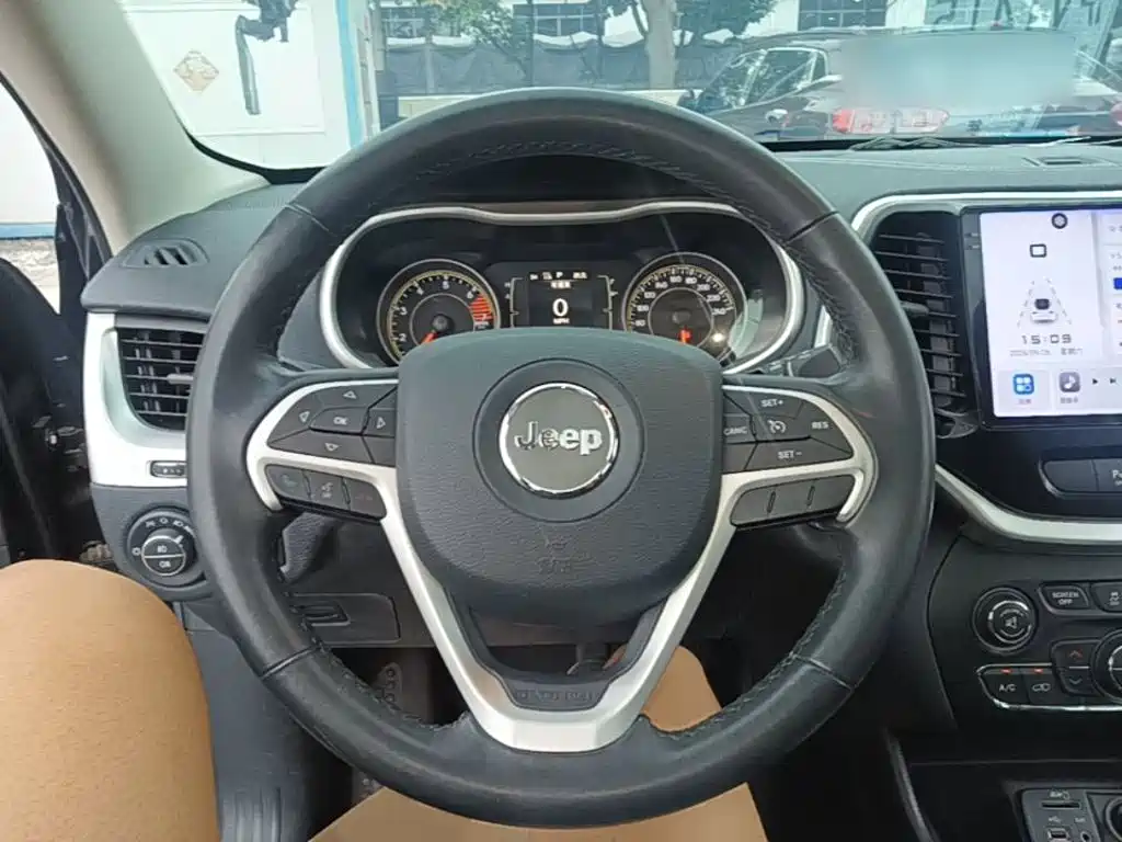 Jeep Cherokee — миниатюра 11