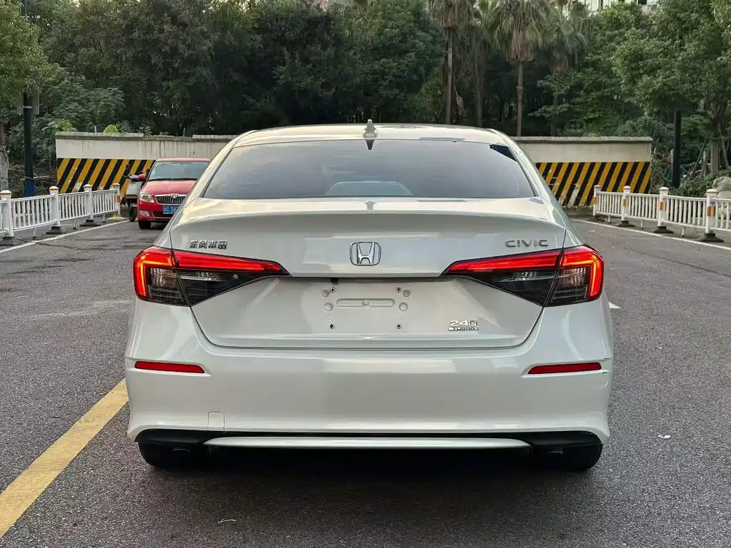 Honda Civic — миниатюра 8