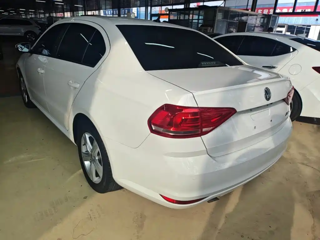 Volkswagen Lavida — миниатюра 5