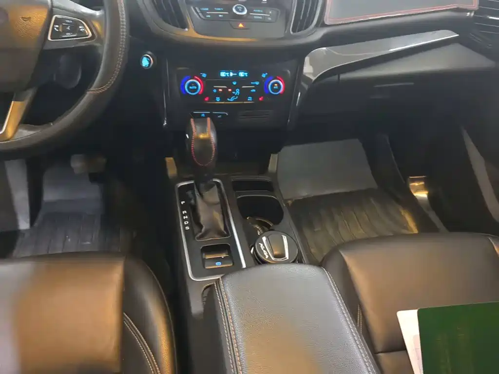Ford Kuga — миниатюра 14
