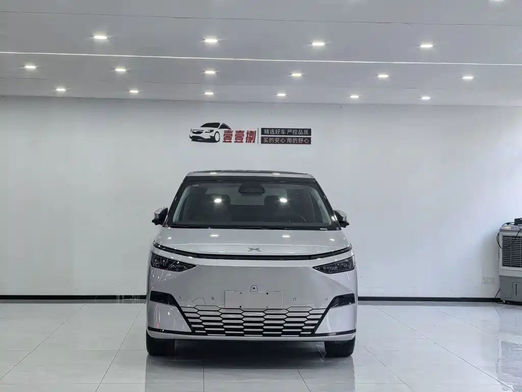 XPeng X9 — миниатюра 3