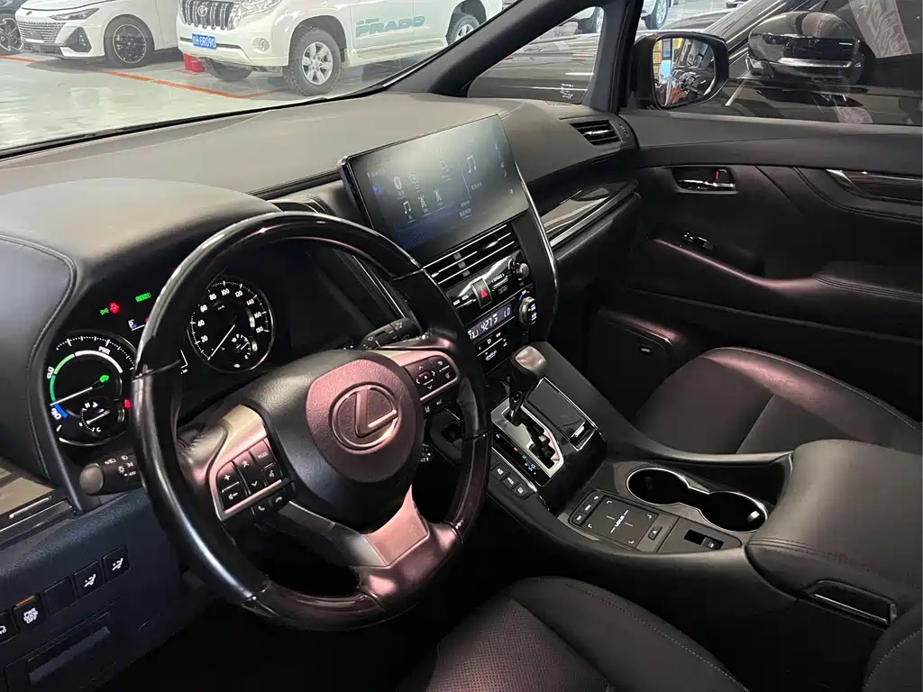 Lexus LM — фотографии объявления, Фото 15