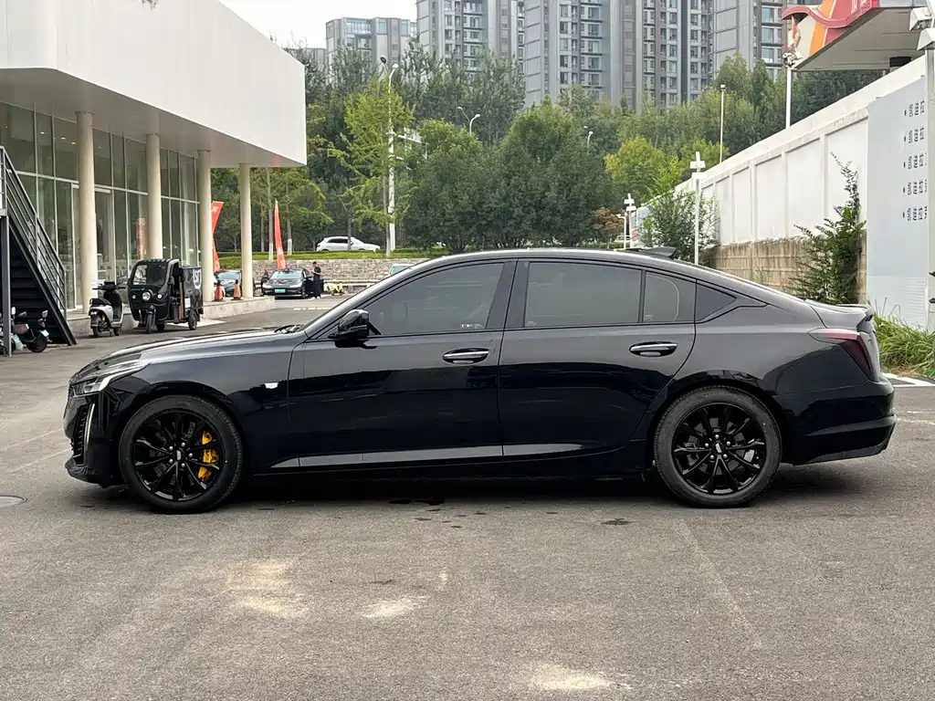 Cadillac CT5 — миниатюра 3