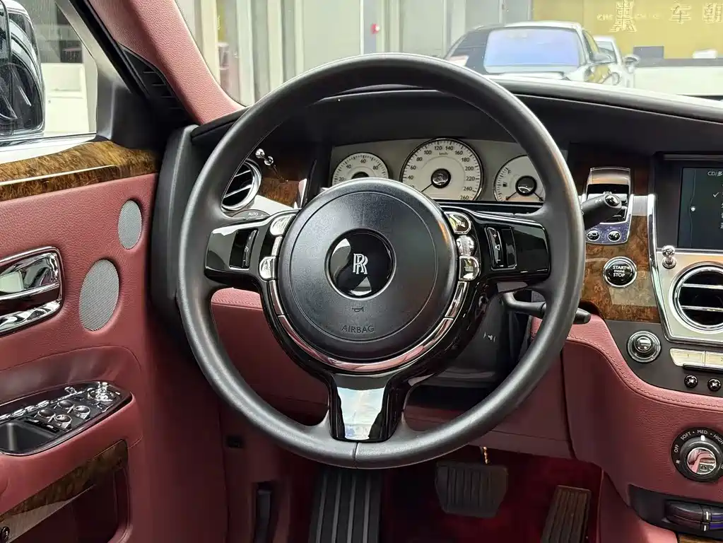 Rolls-Royce Ghost — миниатюра 11