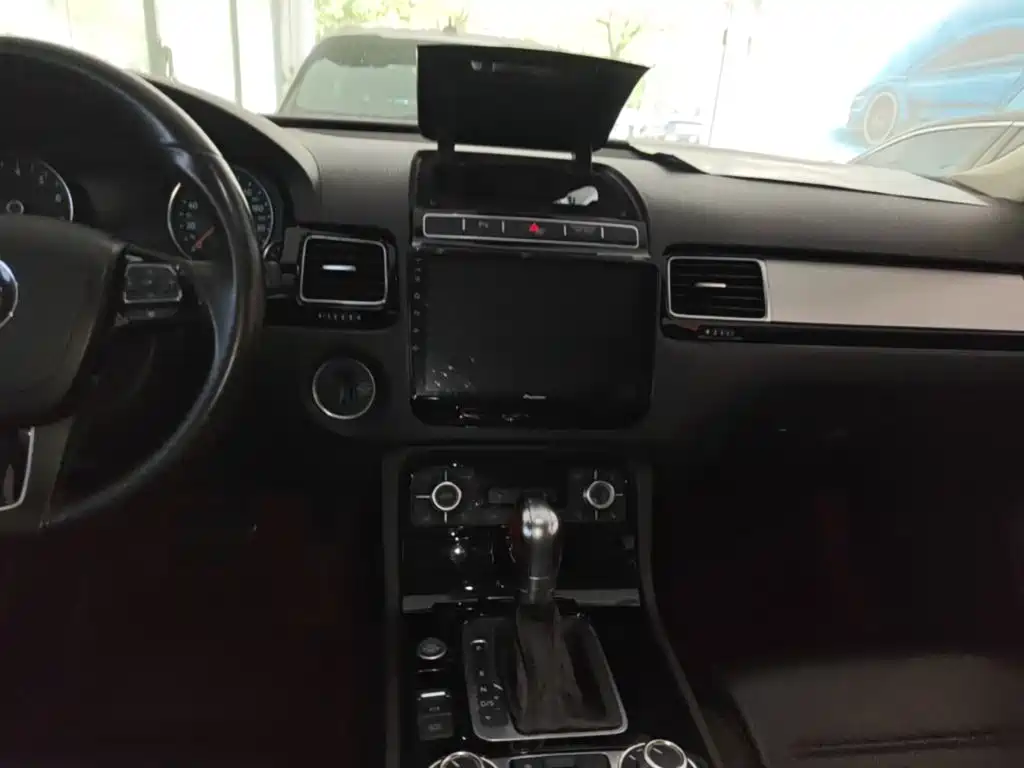 Volkswagen Touareg — миниатюра 13