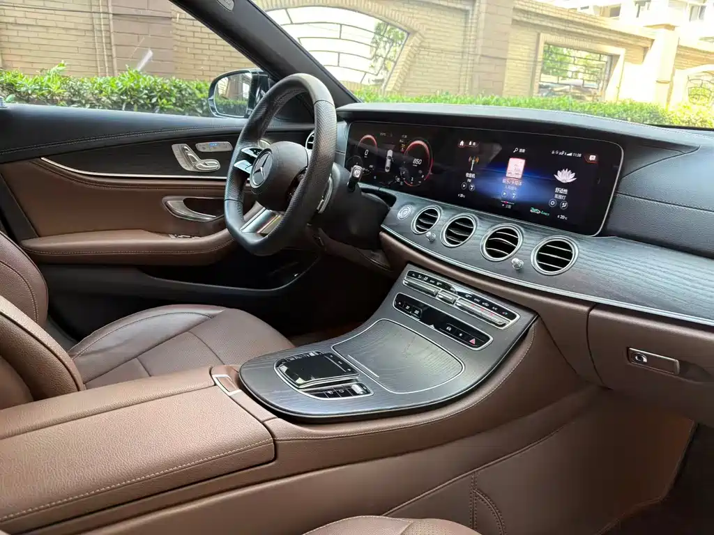 Mercedes-Benz E-Class — миниатюра 6