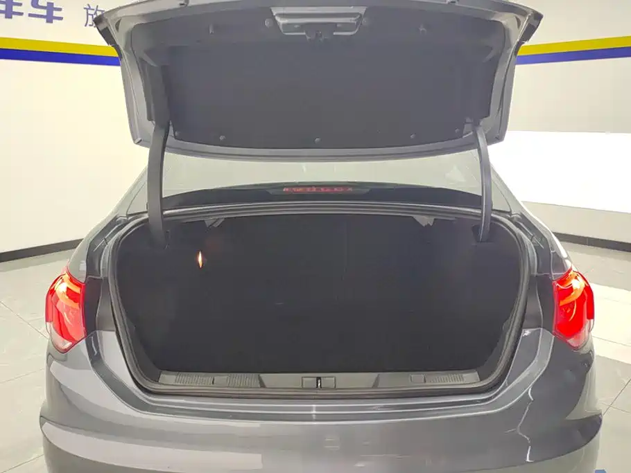 Citroen C4L — миниатюра 4