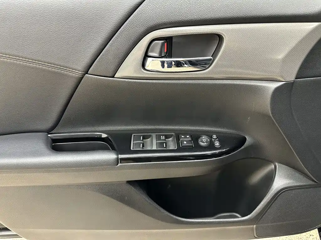 Honda Accord — миниатюра 16