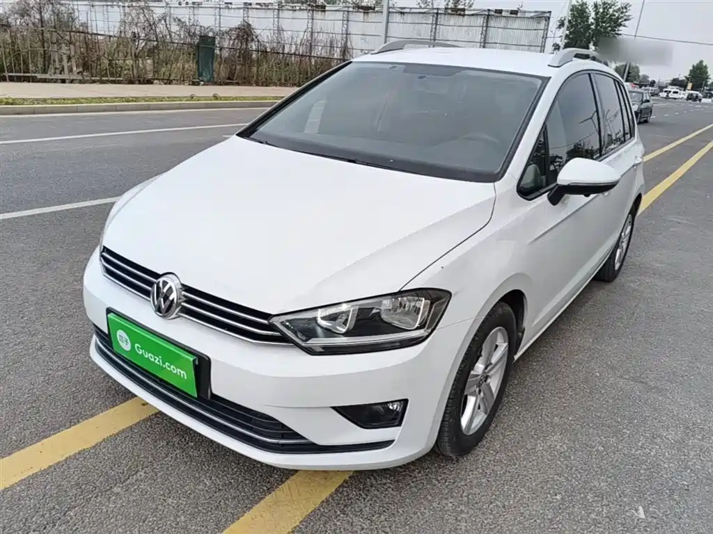 Купить Volkswagen Golf Sportsvan