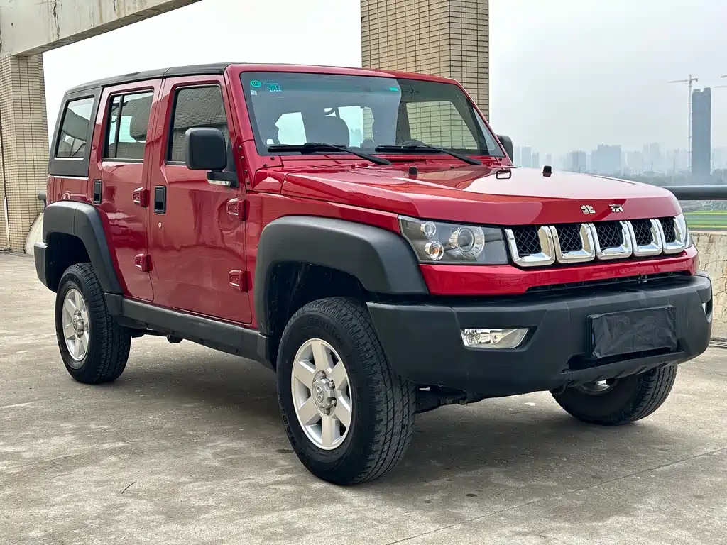 BAIC BJ40 2016 40L 2.0T MT Luxury