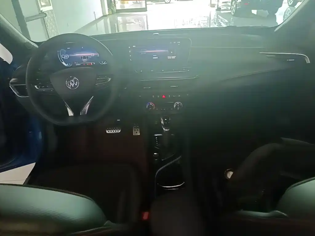 Buick Verano — миниатюра 10