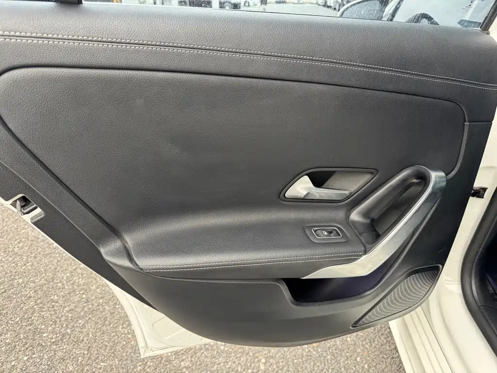 Mercedes-Benz A-Class — миниатюра 14