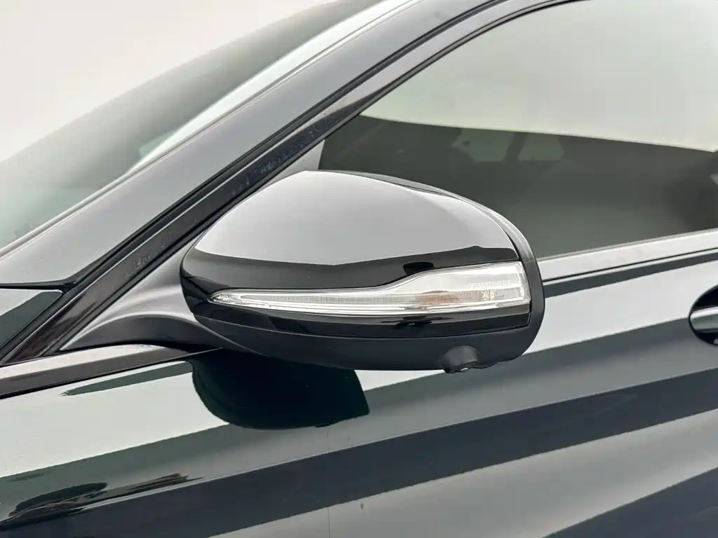Mercedes-Benz C-Class — миниатюра 12
