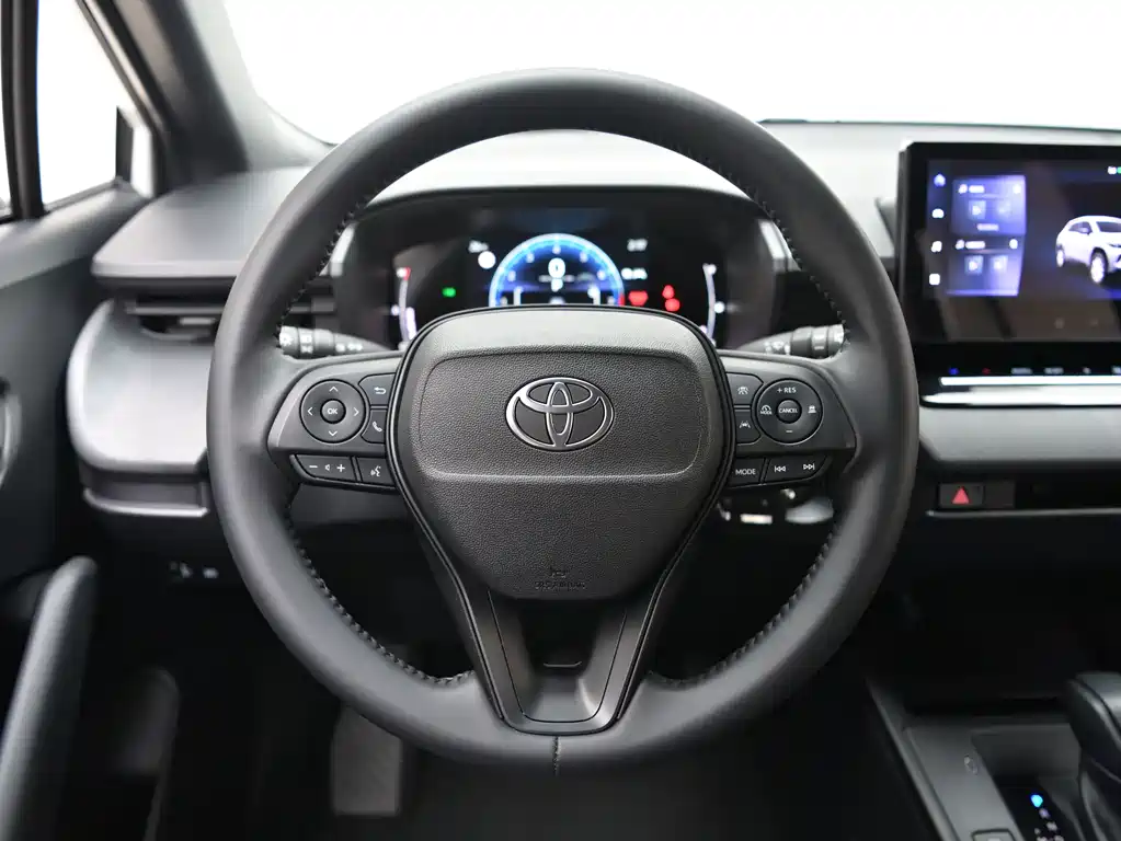 Toyota Corolla Cross — миниатюра 15