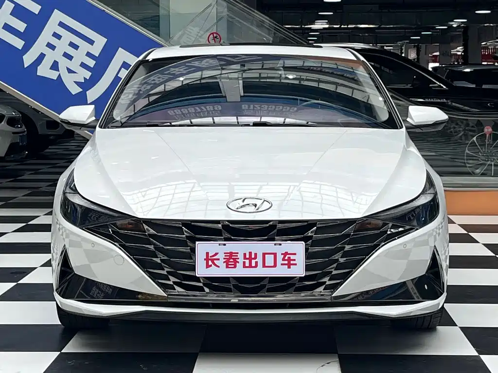Hyundai Elantra — миниатюра 2
