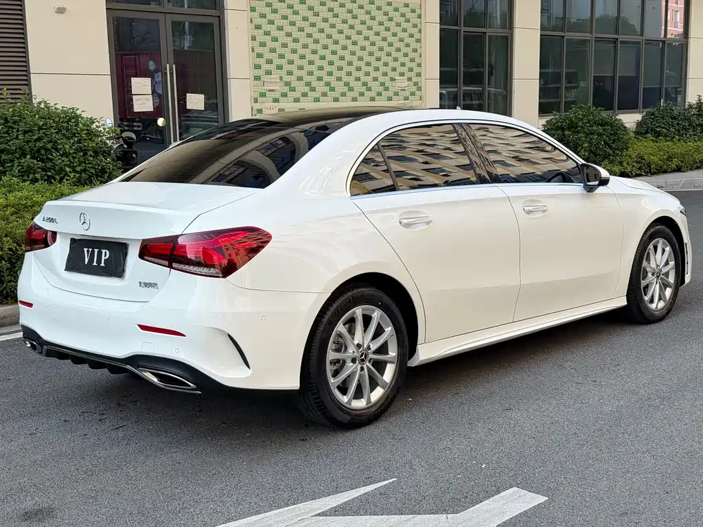 Mercedes-Benz A-Class — миниатюра 6