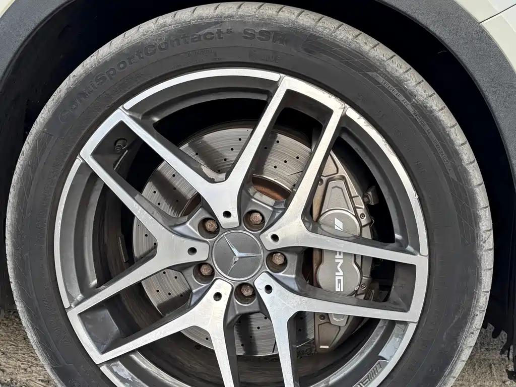 MERCEDES-BENZ GLA AMG