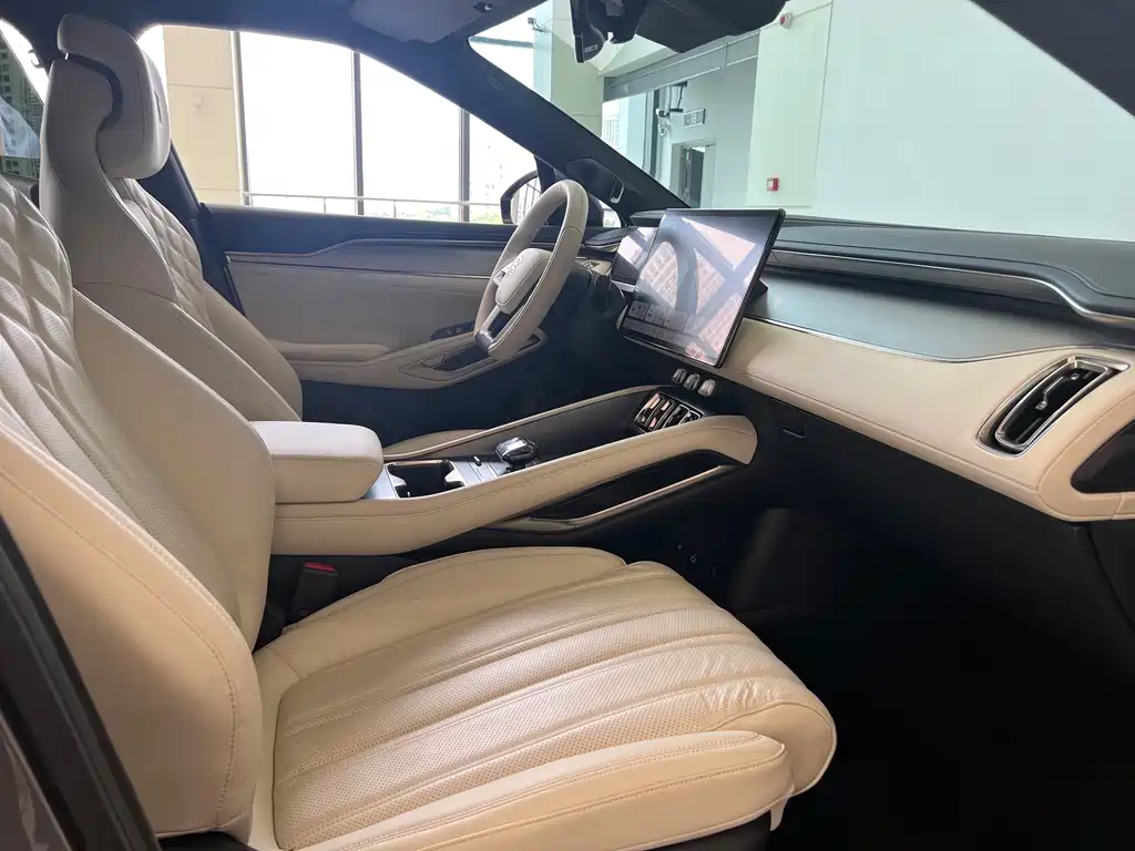 BYD L EV — миниатюра 8