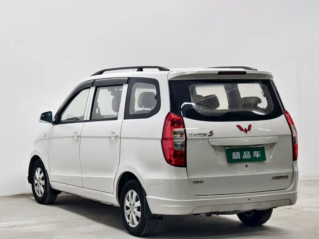 Wuling Hongguang — миниатюра 6