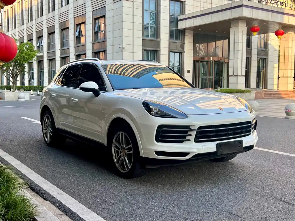 Porsche Cayenne — миниатюра 3