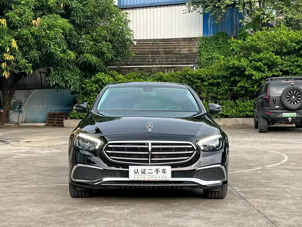 Mercedes-Benz E-Class — миниатюра 2