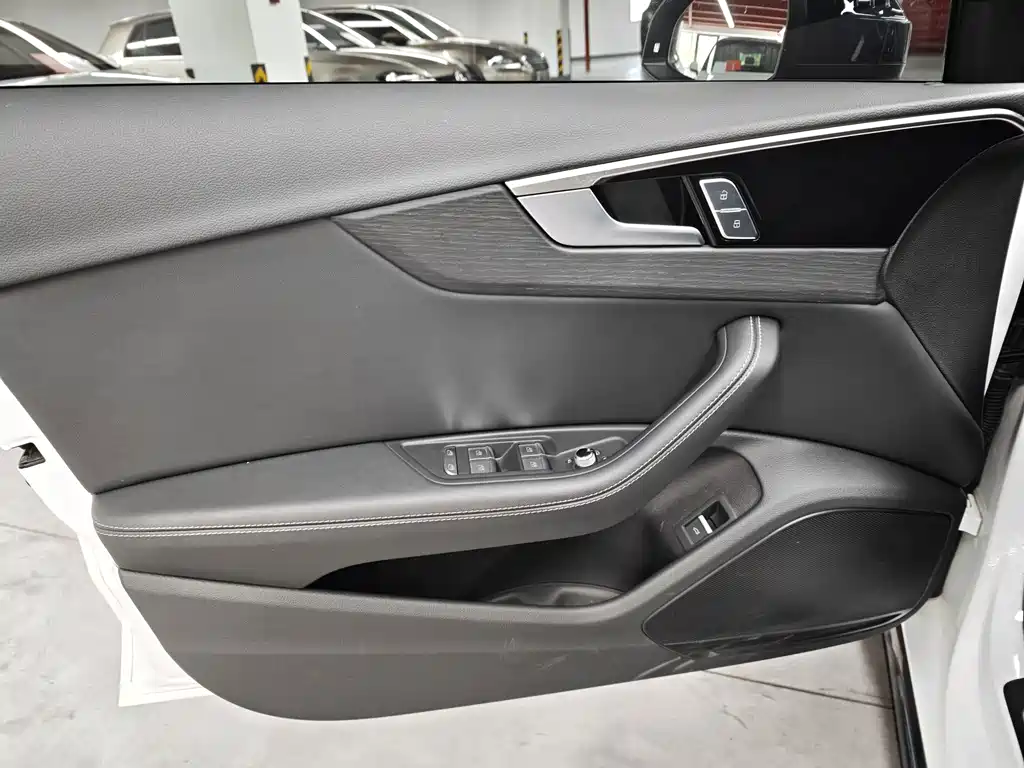 Audi A4L — миниатюра 5