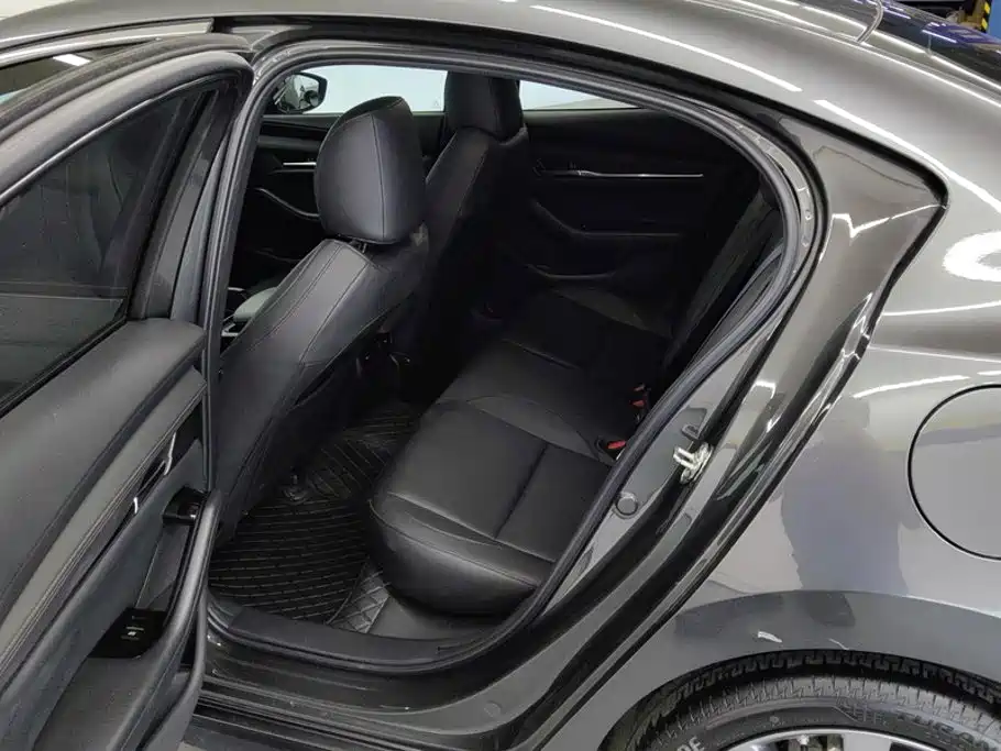 Mazda 3 Axela — миниатюра 11