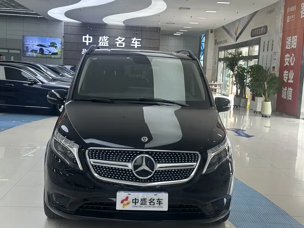 Mercedes-Benz Vito 2021 2.0T 7 мест