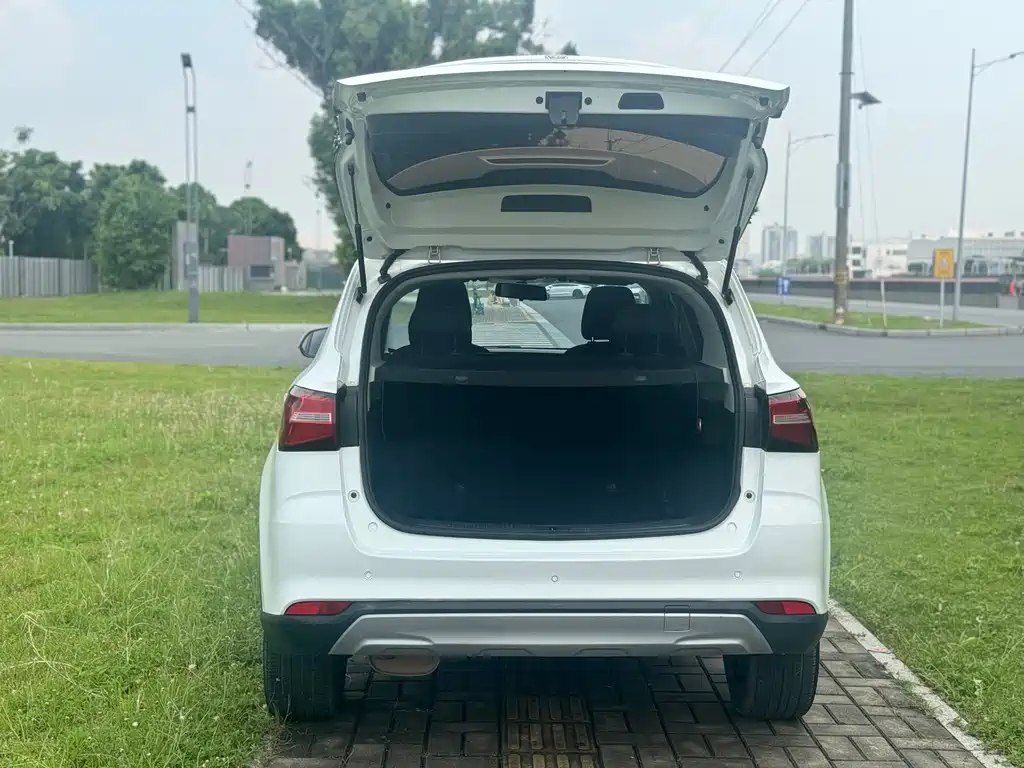 Roewe RX3 — миниатюра 6