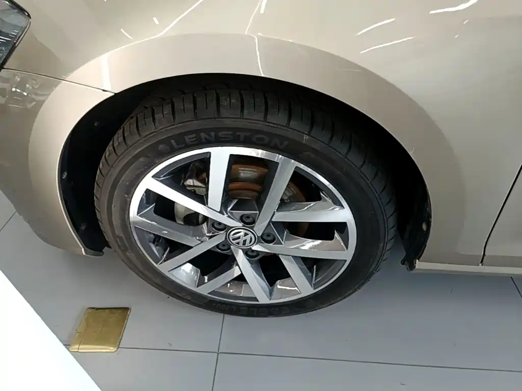 Volkswagen Golf — миниатюра 23