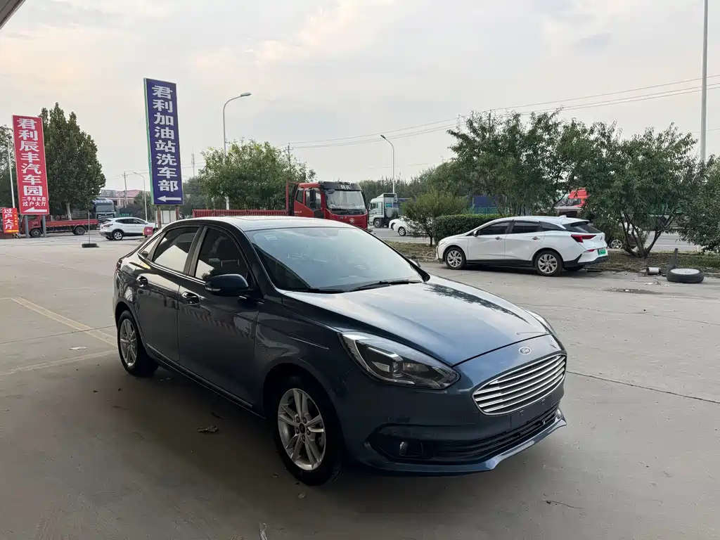 Ford Escort — миниатюра 6